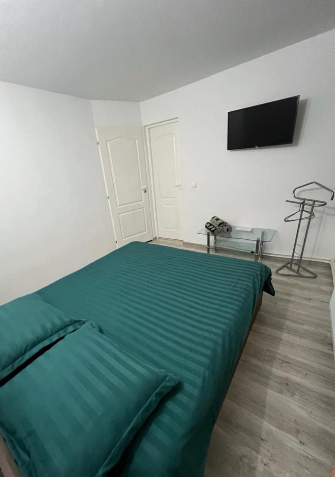 Appartement Garsoniera Casa Dragoeni, Târgu Jiu Extérieur photo
