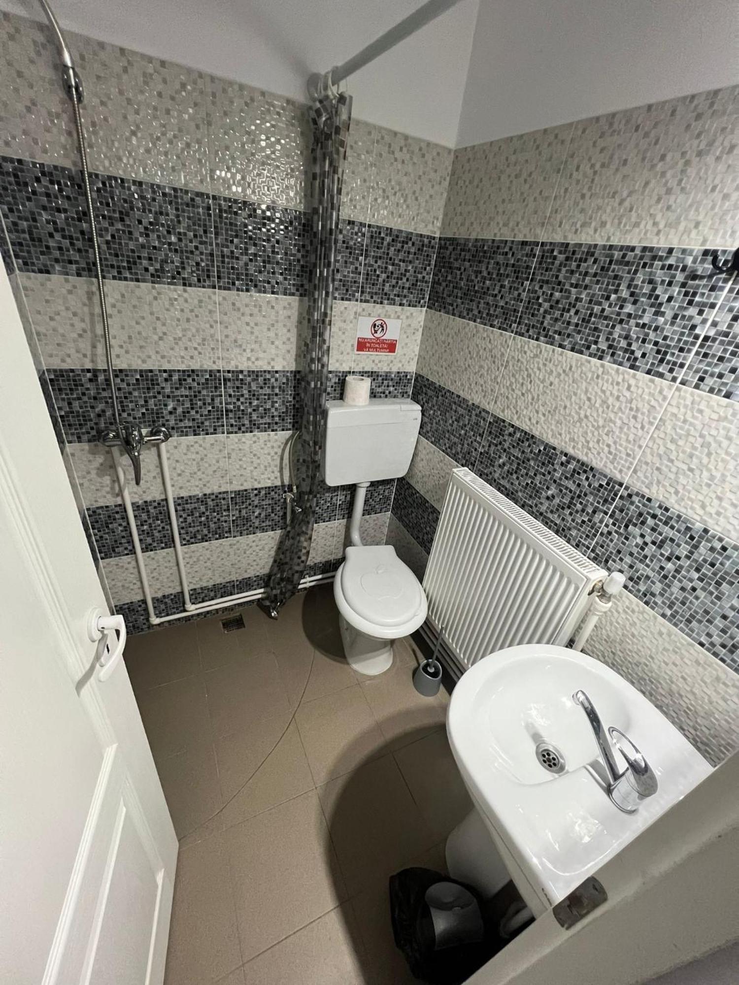 Appartement Garsoniera Casa Dragoeni, Târgu Jiu Extérieur photo